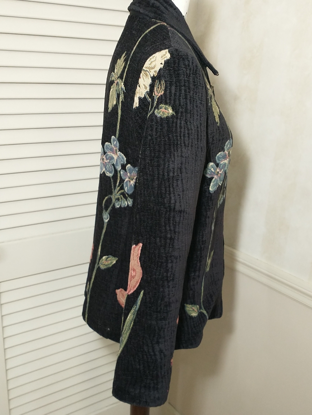 Cabi Black Floral Tapestry Embroidered Jacket, Size Medium, Gramcore, Cottagecor - Picture 6 of 9
